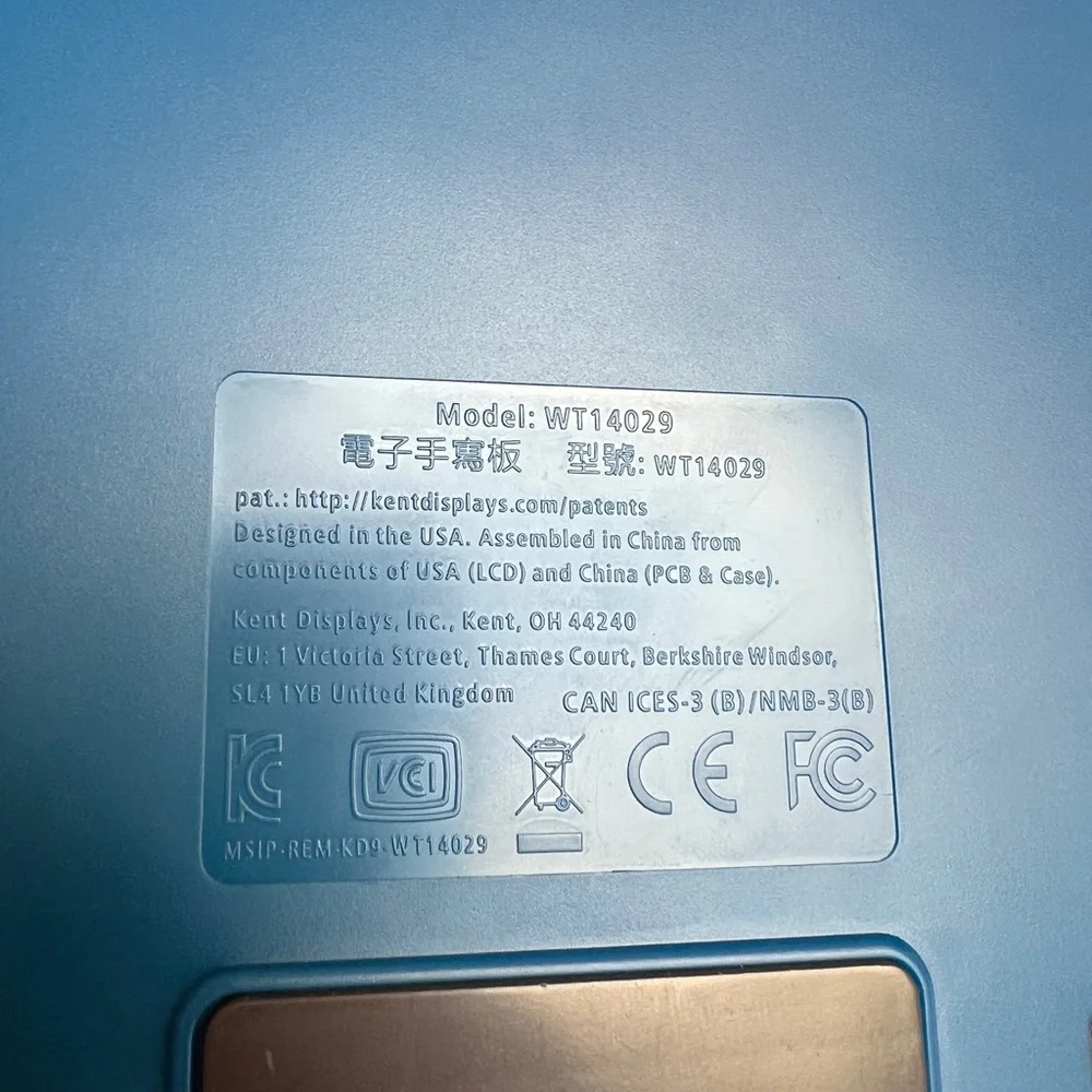 Boogie Board in Blue w/ Case: writes using fingernail & erases w touch of button